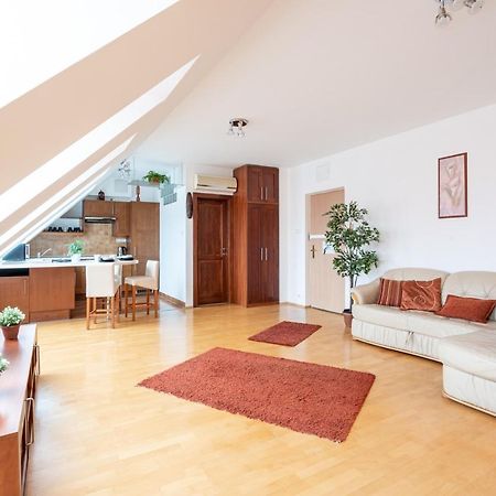 Beautiful Apartment With Ac Budapeste Exterior foto