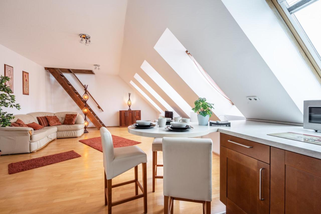 Beautiful Apartment With Ac Budapeste Exterior foto