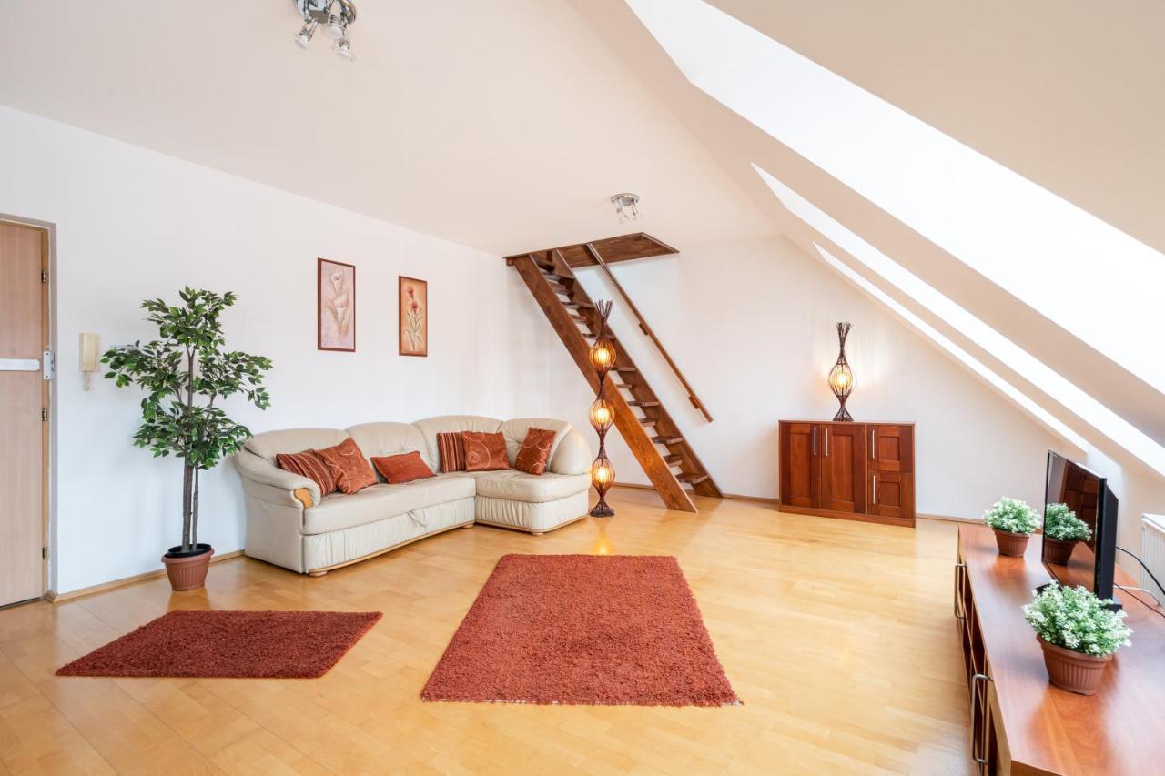 Beautiful Apartment With Ac Budapeste Exterior foto